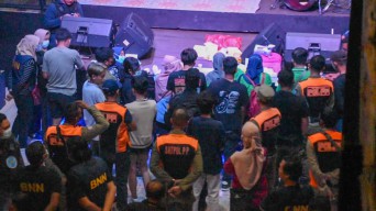 Gandeng BNN, Sapol PP Surabaya Gelar Razia Tempat Hiburan Malam