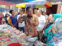 Bambang Haryo dan Gerindra Jatim Sosialisasikan Gerakan Makan Ikan Bandeng