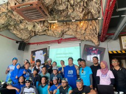 SkyCave Rooftop & Lounge Jadi Pilihan Tempat Diskusi AHCC dengan Komunitas Pesepeda