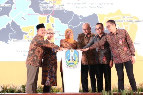 Gubernur Khofifah Resmikan Desa Devisa di Ajang Promosi Produk Ekspor Jatim