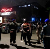 Gercep, Petugas Gabungan Tertibkan Parkir Rp 30 Ribu di Taman Apsari Surabaya