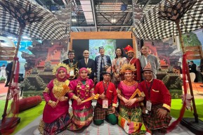 Kenalkan Wisata Indonesia ke Eropa, Kemenparekraf Suguhkan Pesona 5 Destinasi Super Prioritas Selain Bali