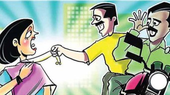 Dikejar Warga, Jambret di Surabaya Sembunyi di Gorong-gorong