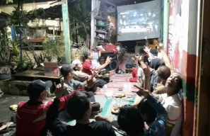 Aksi Sat-Set Ganjar Pranowo di Debat Capres Dipuji Warga Surabaya