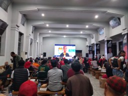 Mahfud MD Kenakan Adat Madura saat Debat, Tim Pemenangan Jatim: Cawapres Harus Punya Identitas Jelas