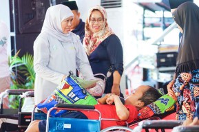 Kuatkan Akuntabilitas Publik, Pemprov Jatim Salurkan Bansos dan Zakat untuk Warga Sumenep