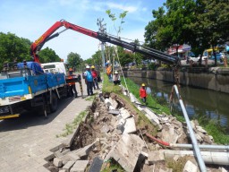 PLN Sigap Pulihkan Pasokan Listrik Terdampak Cuaca Ekstrem di Jawa Timur