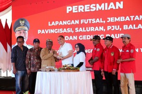 Resmikan Sejumlah Fasilitas Umum, Wali Kota Eri: Bukti Warga Surabaya Guyub