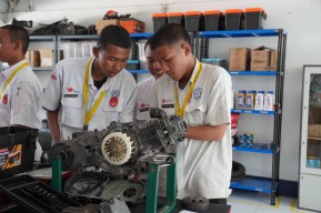 Menaker Ida Fauziyah Dukung HKI Jatim Bangun SMK Industri untuk Redam Pengangguran