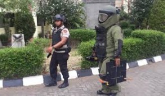 Ledakan di Markas Brimob Surabaya, Mobil dan Gedung Rusak