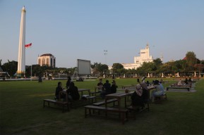 Mau Sensasi Ngabuburit Asik di Tugu Pahlawan? Catat Tanggalnya!