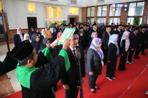 Wali Kota Eri Lantik 54 Pegawai Kelurahan-Kecamatan