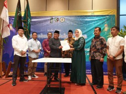 Kukuhkan Pengurus 2024, Kahmi Unesa Siapkan Pendidikan Politik Para Kader