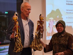 Mensos Risma Dapat Pujian Profesor Universitat Hamburg Jerman