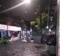Surabaya Barat Masih Dilanda Banjir, Begini Tanggapan Pemkot