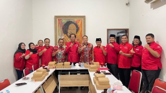 PDIP Surabaya Bahas Persiapan Pilkada 2024, Dihadiri Eri Cahyadi-Armuji