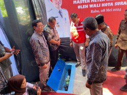Ratusan Warga Asemrowo Nikmati Air PDAM Setelah Penantian 20 Tahun
