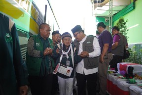Berusia 109 Tahun, Mbah Mislan Jadi Jemaah Calon Haji Tertua Jawa Timur
