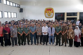 Ratusan PPK Dilantik Untuk Pilkada 2024, Begini Pesan Eri Cahyadi