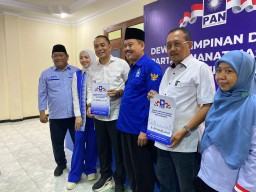 Eri Cahyadi-Armuji Jadi Bacakada Pertama Daftar Pilwali ke PAN Surabaya