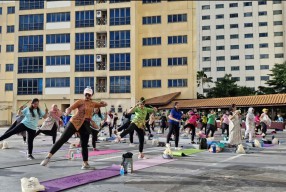 Verwood Hotel Adakan Pound Fit Berkebaya ala Kartinian