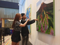 Kolaborasi dengan Seniman Asal Pekalongan, ARTOTEL Adakan Pameran Karya Seni "Rekonstruksi Diri