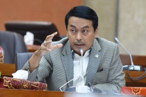 Dianggap Membahayakan, Komisi VI DPR RI Imbau Telkom Tegas Antisipasi Starlink