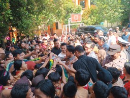 Gibran Kunjungi Khofifah, Nyatakan Dukungan All-Out