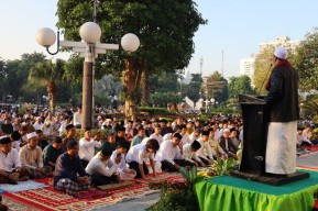 Pemkot Surabaya Bagikan Ratusan Hewan Kurban