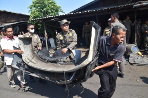 Ganggu Akses Sekolah, Pasar Loak Dupak Rukun Ditertibkan