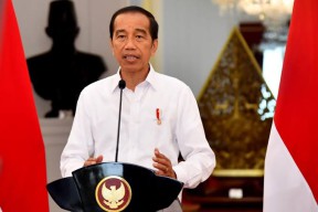 Jokowi Sebut Pemerintah Belum Bahas Rencana Pembatasan BBM Subsidi
