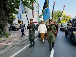 Antusias Ribuan Warga Meriahkan Kirab Budaya Festival Joko Dolog di Surabaya