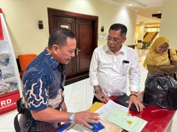 KK Diblokir, Warga Surabaya Ngamuk ke Kadis Dispendukcapil