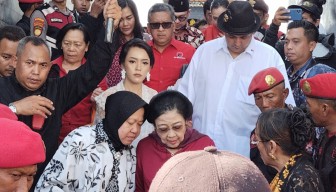 Dijadwalkan Risma-Gus Hans Daftar ke KPU Diarak Sore Nanti, PDIP Minta Maaf ke Pengguna Jalan