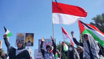 Gabungan Aliansi Kembali Unjuk Rasa Bela Palestina di Depan Grahadi