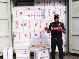 Bea Cukai Tanjung Perak Gagalkan 73 Juta Batang Rokok Impor Ilegal