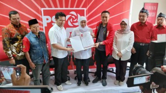 PSI Berikan Surat B1 KWK untuk Khofifah-Emil Melangkah Pilgub Jatim