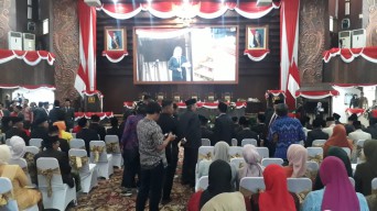 120 Anggota DPRD Jatim Dilantik, Separuhnya Wajah Baru