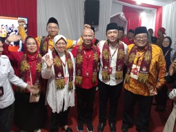 Segera! Struktur Tim Pemenangan Risma-Gus Hans Diumumkan