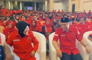 Keceriaan Eri Cahyadi-Risma di Rakercabsus PDIP