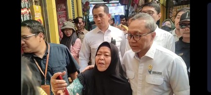 Ratusan Warga Antri Beras Gratis, Mendag: Harga Masih Stabil di Surabaya