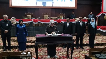 Paripurna Digelar, Musyafak Rouf Resmi Ketua DPRD Jatim