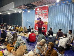 Ratusan Pedagang Kaki Lima Nyatakan Dukung Eri-Armuji dan Risma-Gus Hans