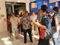 Dirut SIER Apresiasi Pameran Arsip Murid Bagong Kussudiarja