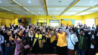 Golkar Surabaya Kampanyekan Eri-Armuji dan Khofifah-Emil dengan Ziarah Wali