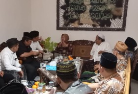 Risma-Gus Hans Dukung Kemandirian dan Kualitas Pesantren