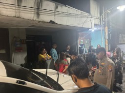 Geger! Bayi Perempuan Ditemukan di Atap Rumah Warga di Surabaya