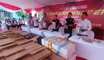 Polisi Gagalkan Peredaran Jutaan Batang Rokok Ilegal di Surabaya