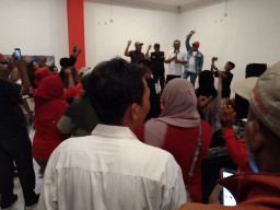 Unggul Quick Count, Armuji Rayakan Kemenangan di Posko Relawan
