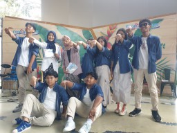 Peringati Hari Pahlawan dan Bulan Bahasa, SMP Lab School Unesa 3: Merajut Indonesia Lewat Kata